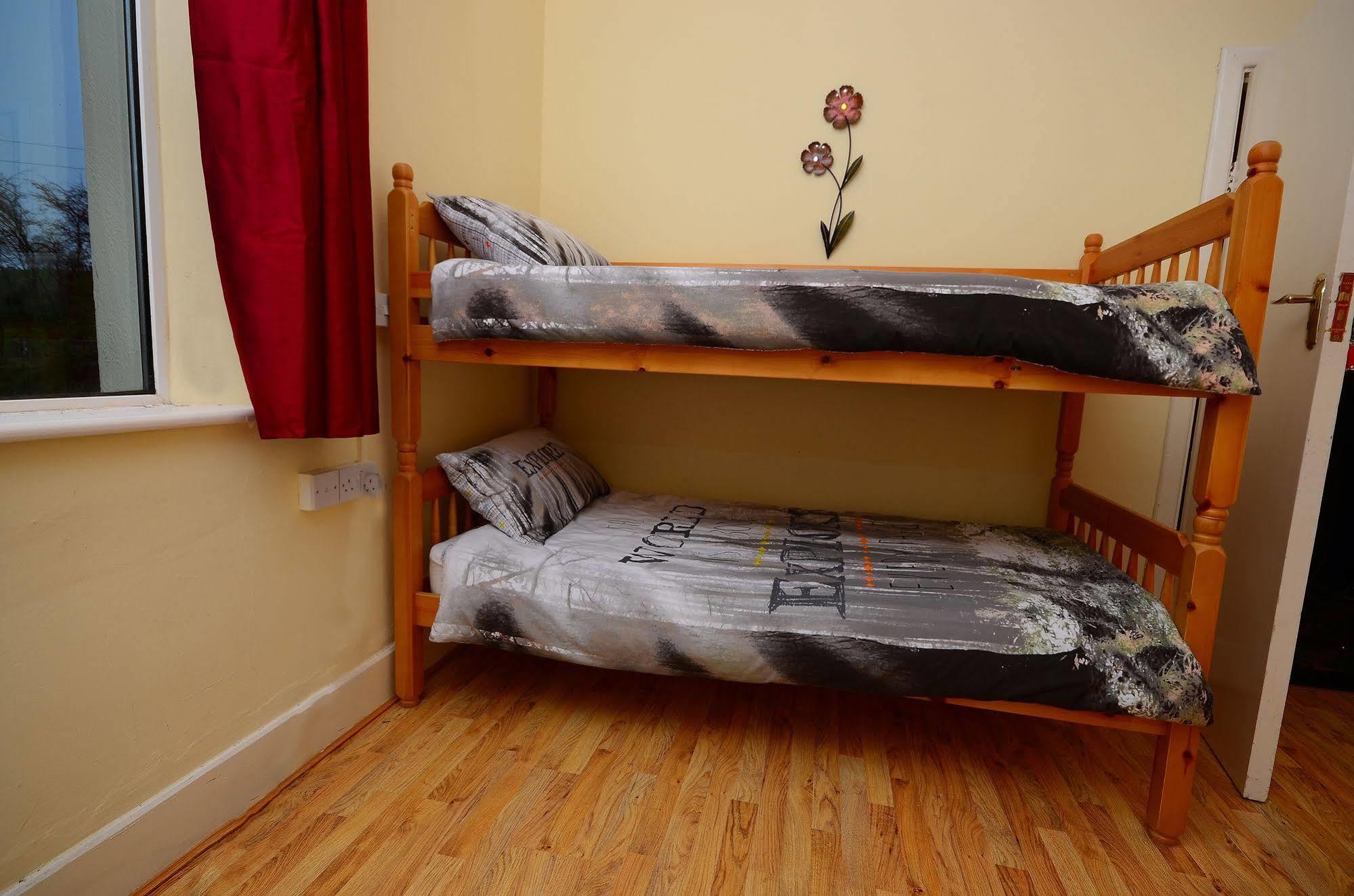 Loughcrew Megalithic Hostel Millbrook エクステリア 写真